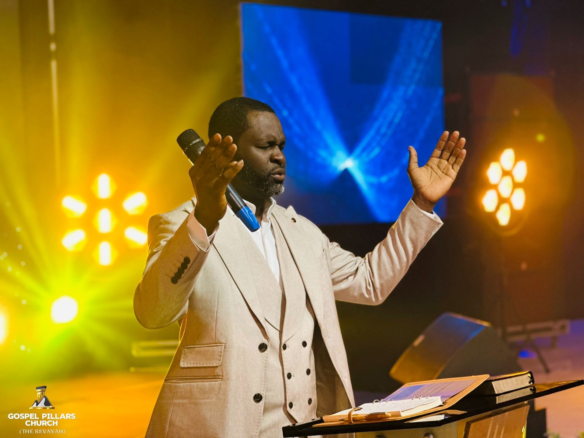 Previous service photograph from the church’s worship section